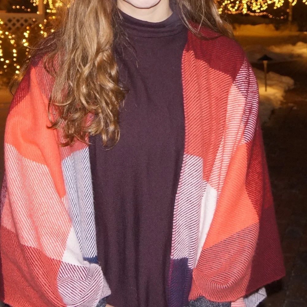 Old Navy Women's Drap/Poncho - Picture 4 of 4